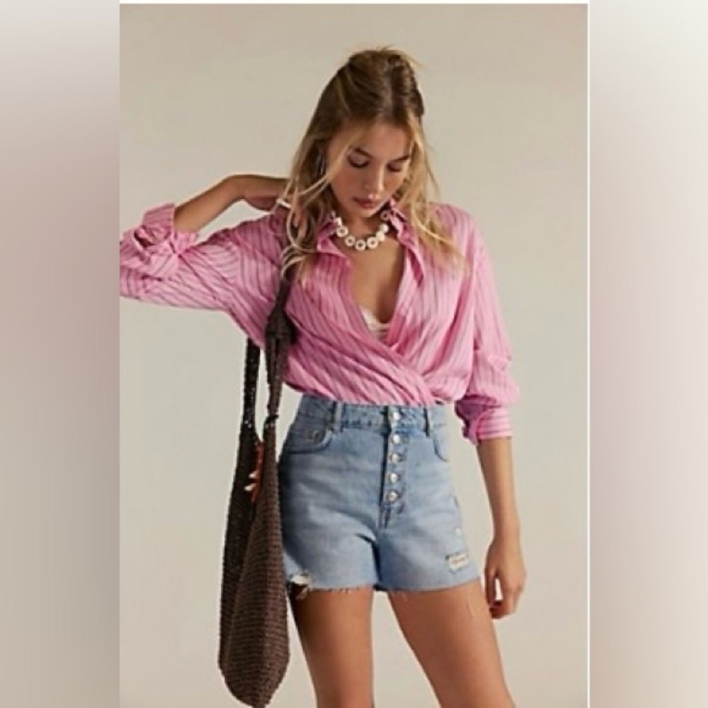 We the Free Angelica DenimMid-Thigh Shorts Rio (light blue) size 26